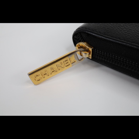 Authentic Vintage Chanel Large Black Caviar Timeless CC Zipper Around Wallet - Picture 9 of 13